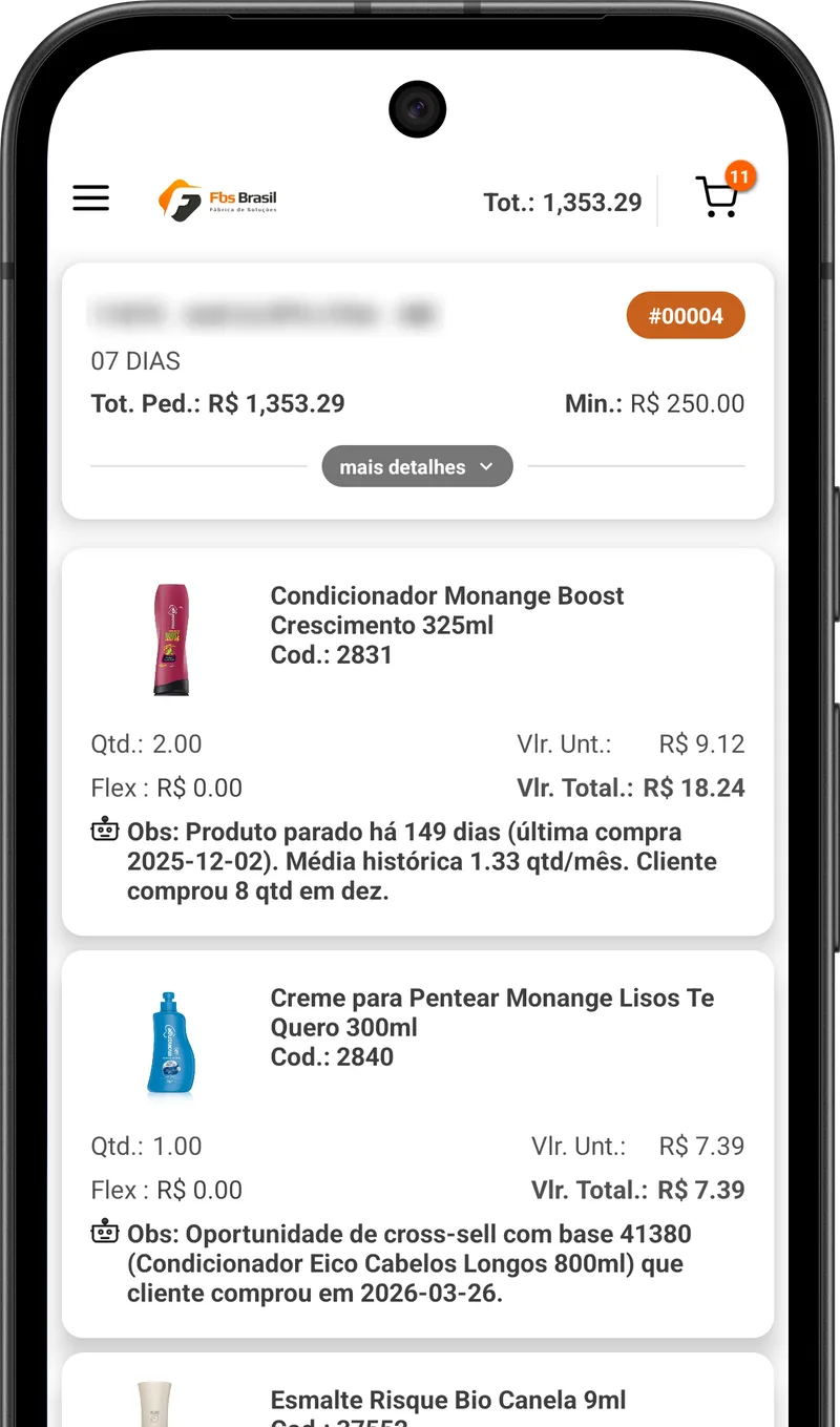 Tela do FBS Mobile com o pedido sugerido pela IA: cada item traz o motivo da sugestão, como reativação de produto parado e cross-sell